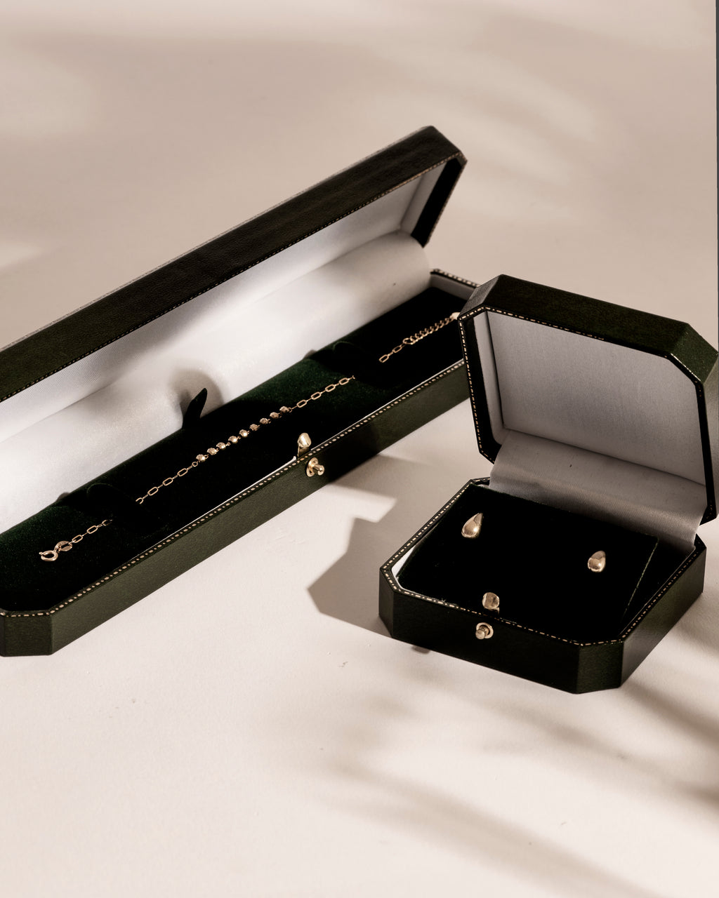 Solirah Sculpted Droplet Studs – 18K Gold