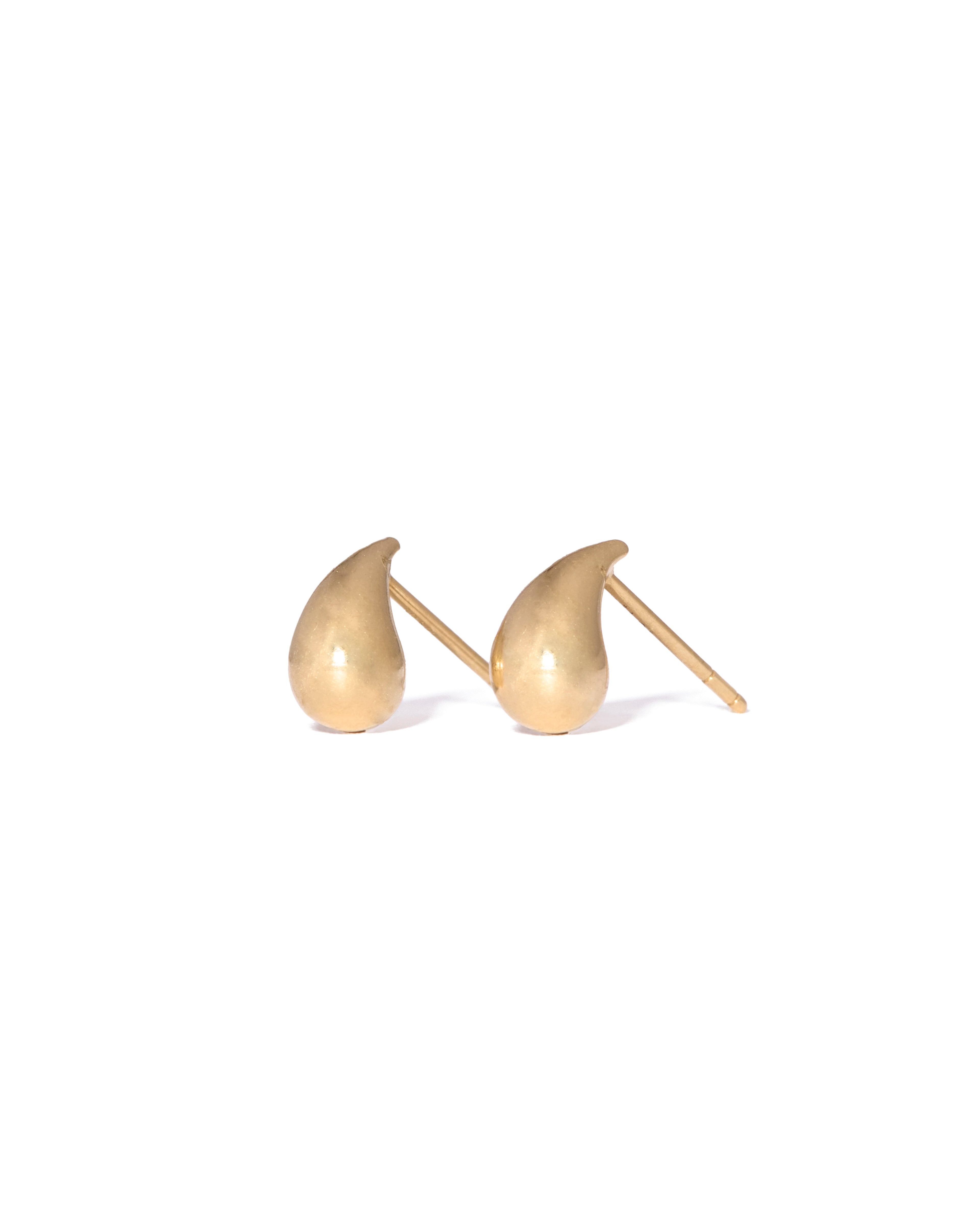 Solirah Sculpted Droplet Studs – 18K Gold